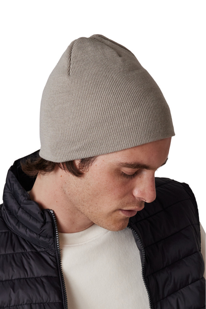 KNITTED BEANIE