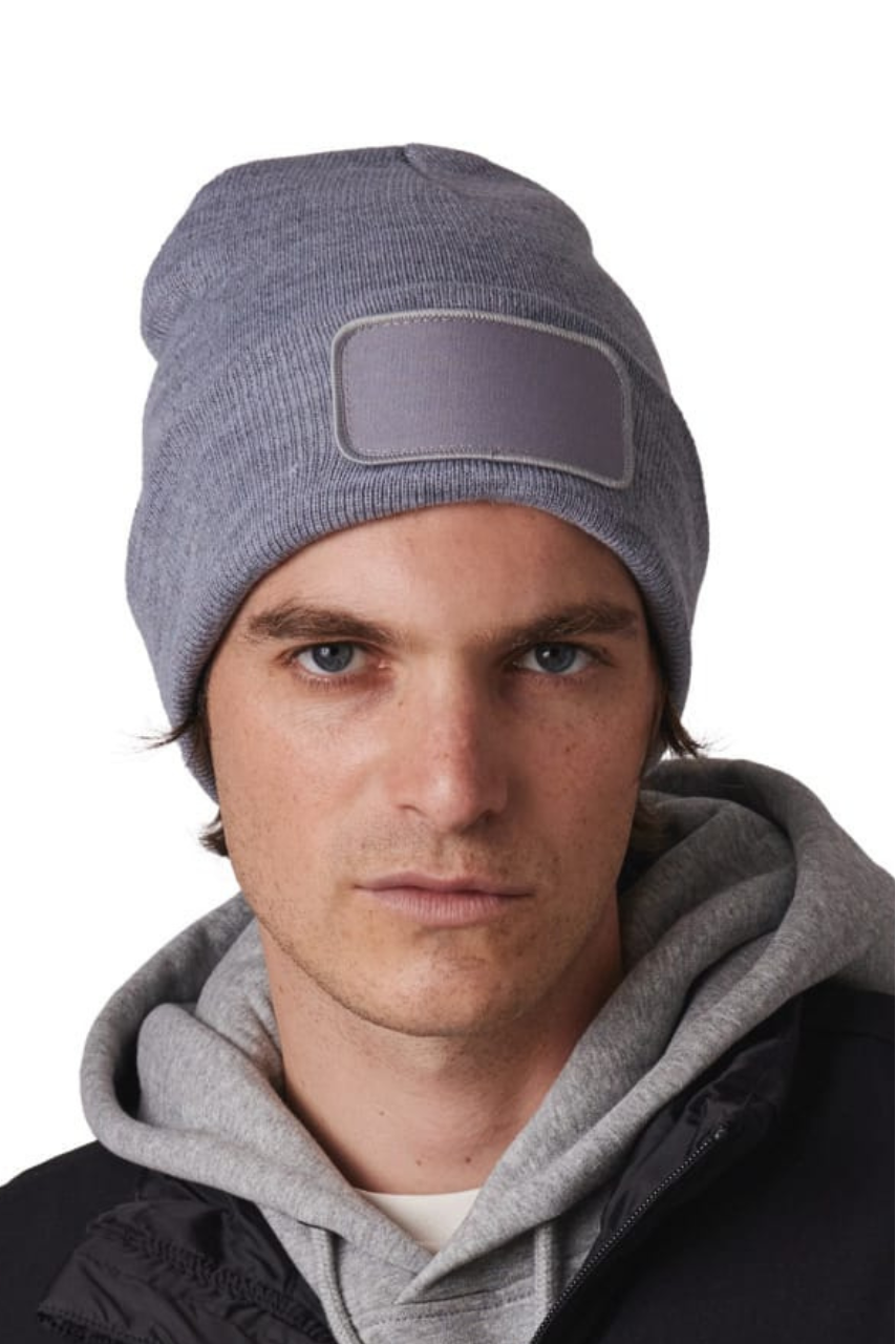 BEANIE WITH PATCH